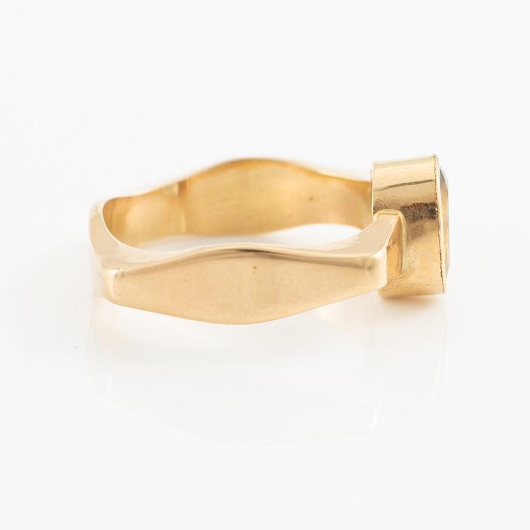 Gobi Gold or Silver Hb, ring, 18K gold with green-tinted stone, Falköping 1974.