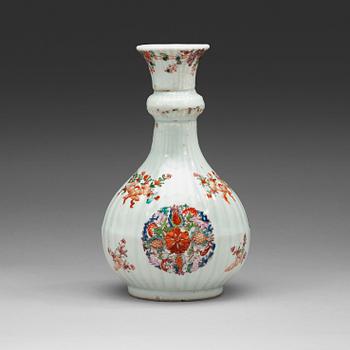 189. VAS, kompaniporslin. Qingdynastin, Qianlong (1736-95).