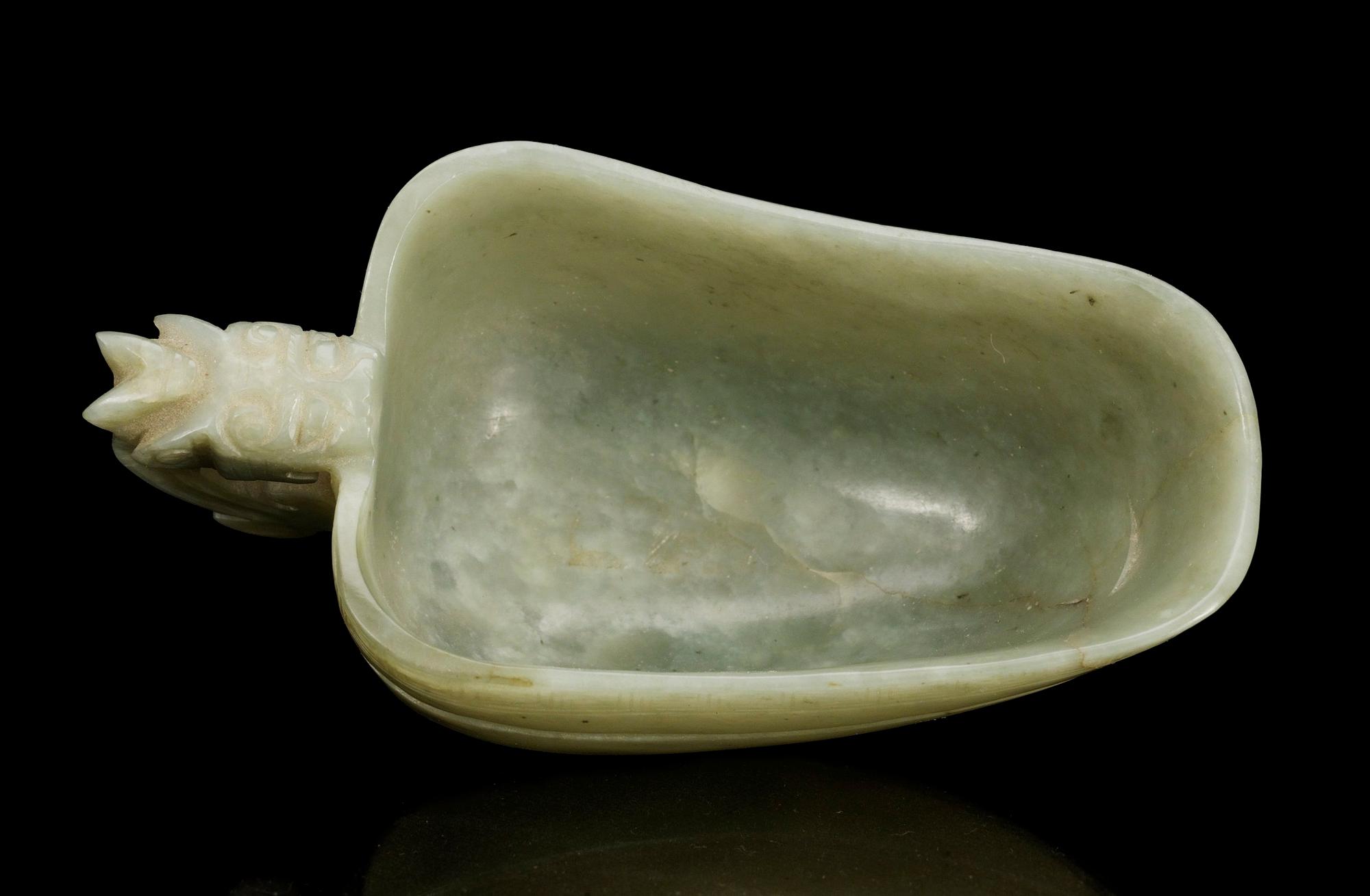 VINOFFERKÄRL, nefrit. Kina, trol sen Qing.