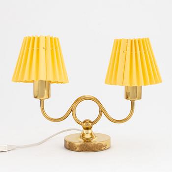 Josef Frank, bordslampa, modell 2483, Firma Svenskt Tenn.