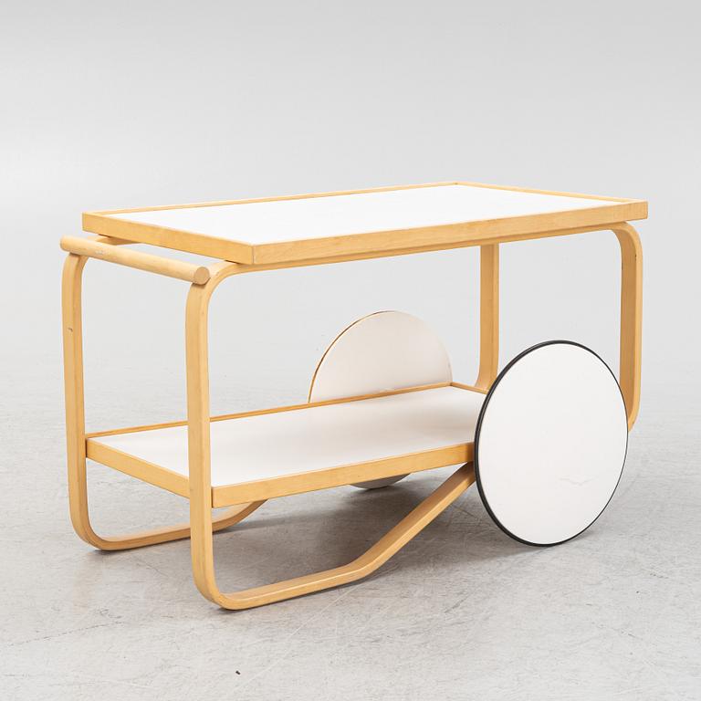Alvar Aalto, a model 901 birch serving trolley from Artek.