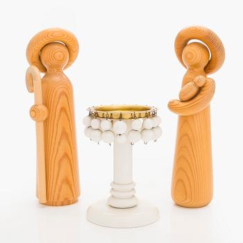 Kaija Aarikka, puuveistoksia, 2 kpl ja kynttilänjalka, Aarikka, Suomi.