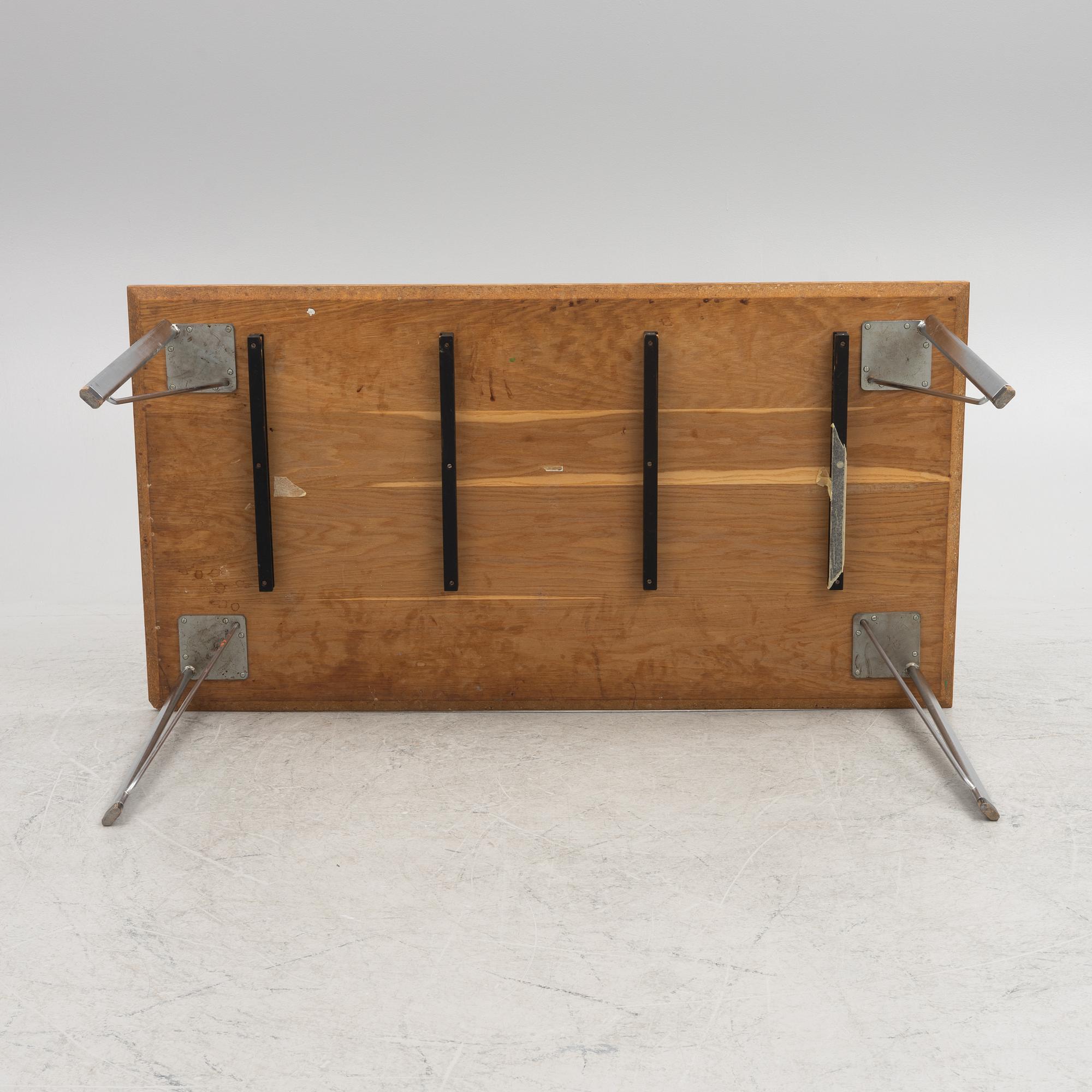 Arne Jacobsen, skrivbord, FH 3605, Fritz Hansen, 1900-talets andra hälft.