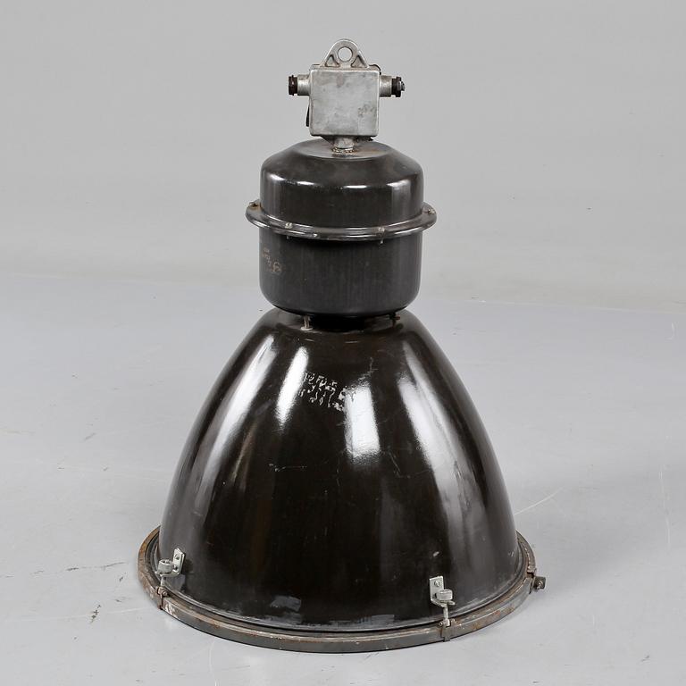 INDUSTRILAMPA, 1900-talets fjärde kvartal.