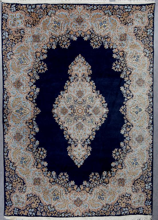 MATTA, möjligen Kirman, ca 350x247 cm.