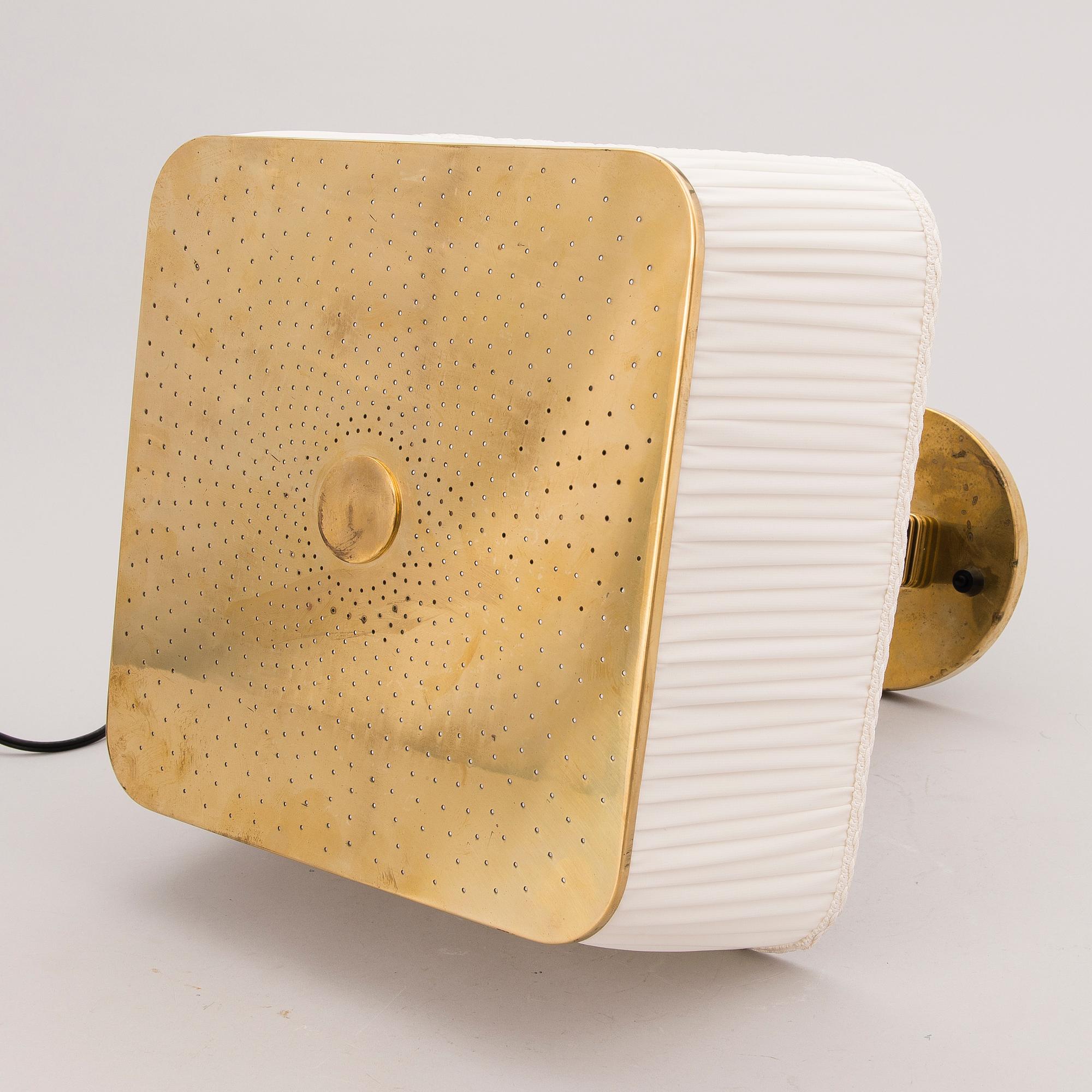 PAAVO TYNELL, BORDSLAMPA, modell 5066, Taito Oy, 1900-talets mitt.