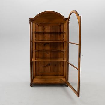 Display cabinet, first half of the 20th century.