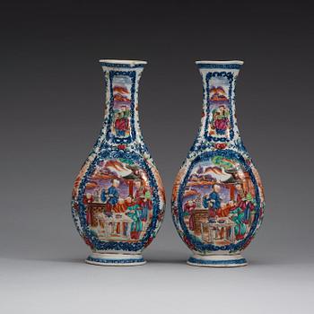 VASER, ett par, kompaniporslin. Qing dynastin, Qianlong (1736-95).