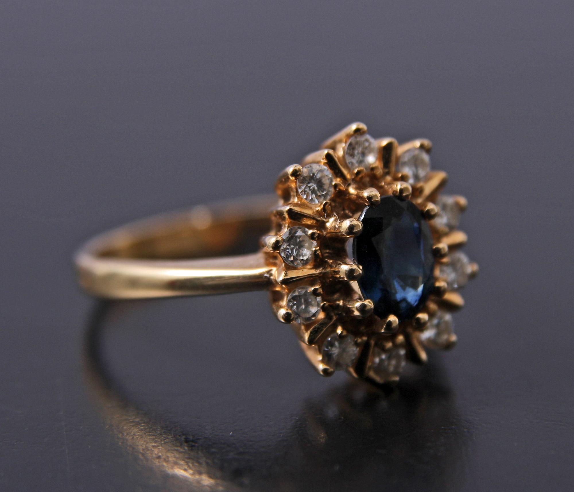 RING, guld 18 K m safir o briljanter.