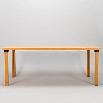 ALVAR AALTO, a late 20th century 'H83' dining table for Artek Finland.