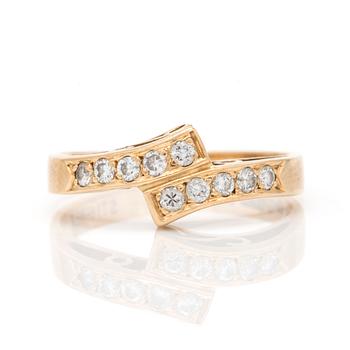 A ring with round, brilliant-cut diamonds.