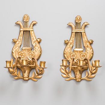 A PAIR OF RUSSIAN EMPIRE WALL CANDELABRAS FROM EARLY 19TH CENTURY.