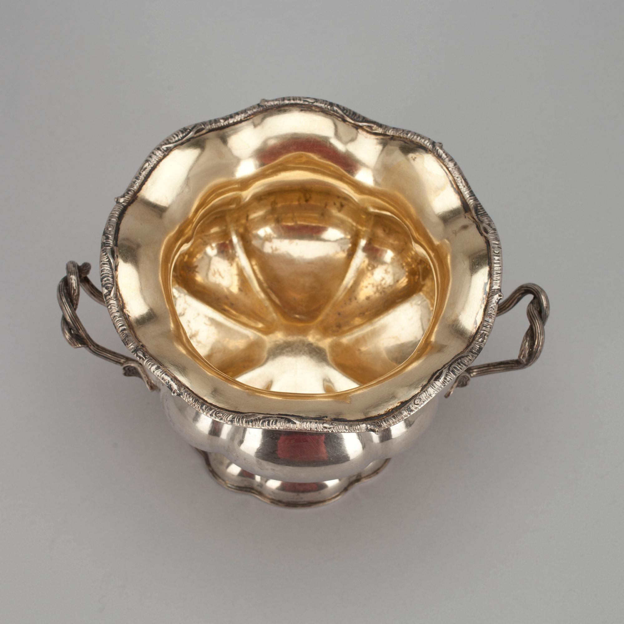 SOCKERSKÅL, silver 13L. Gustav Adolf Strömbäck, Helsingfors 1863. Vikt 322 g.