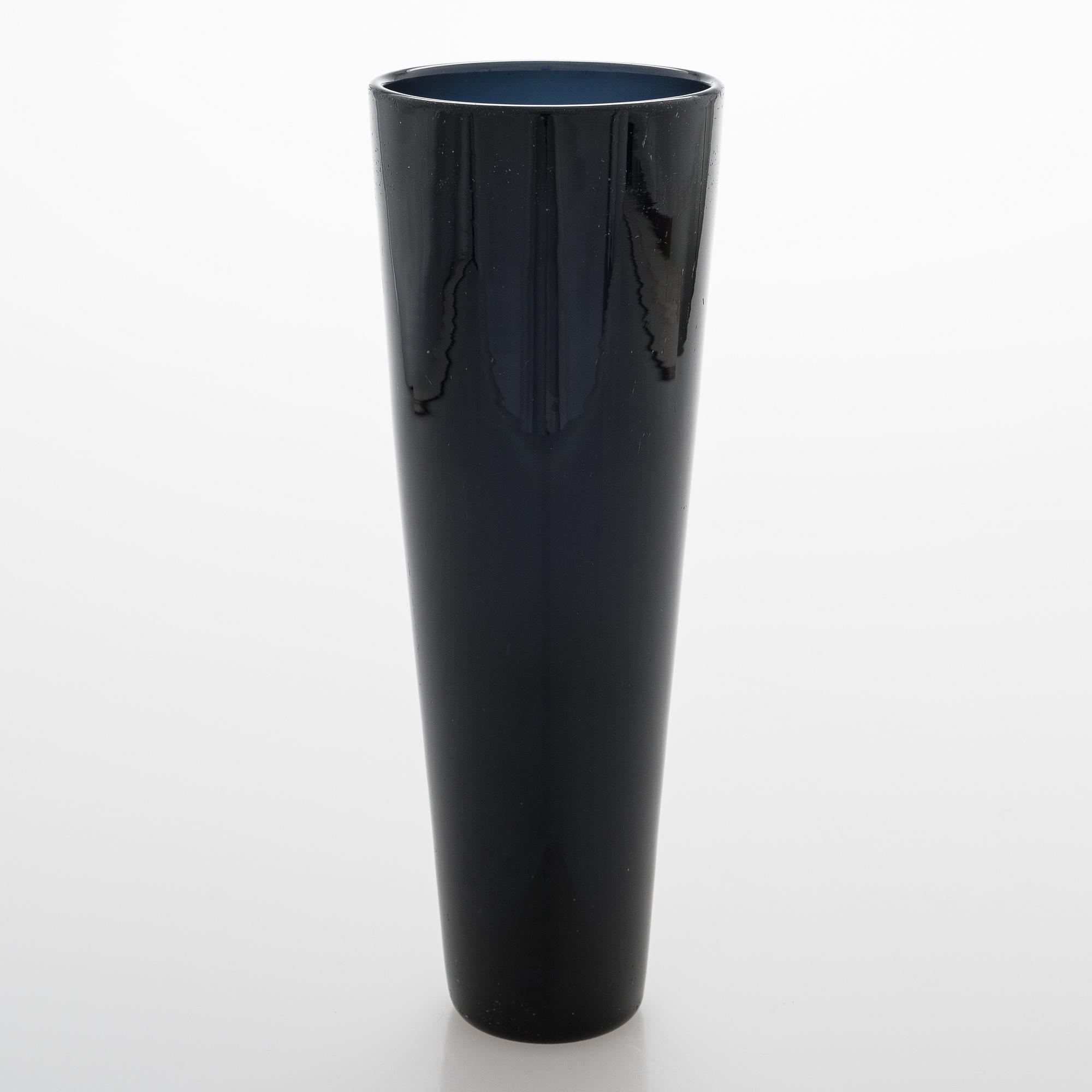 Kaj Franck, vase, model KF 237, Nuutajärvi. Late 1950s.