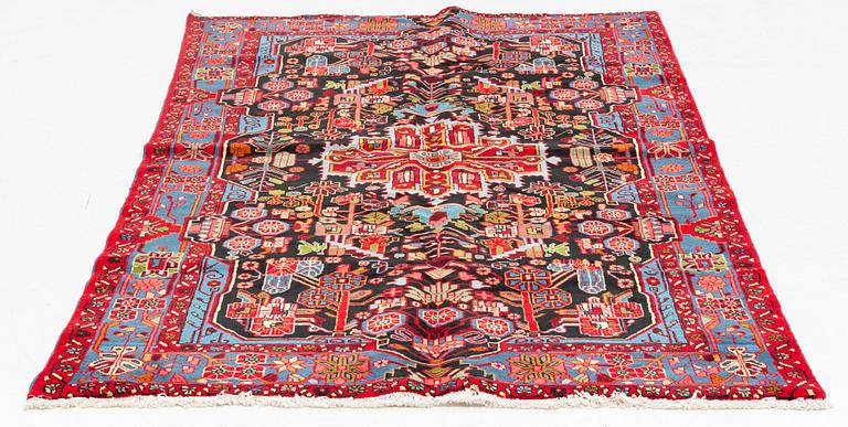 Matta, Västpersisk, ca. 247 x 146-156 cm.