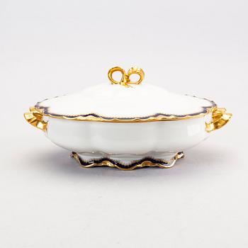 A 122 pcs of Limoges porcelain dinner service.