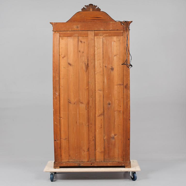 BOKSKÅP, 1800-talets andra hälft.