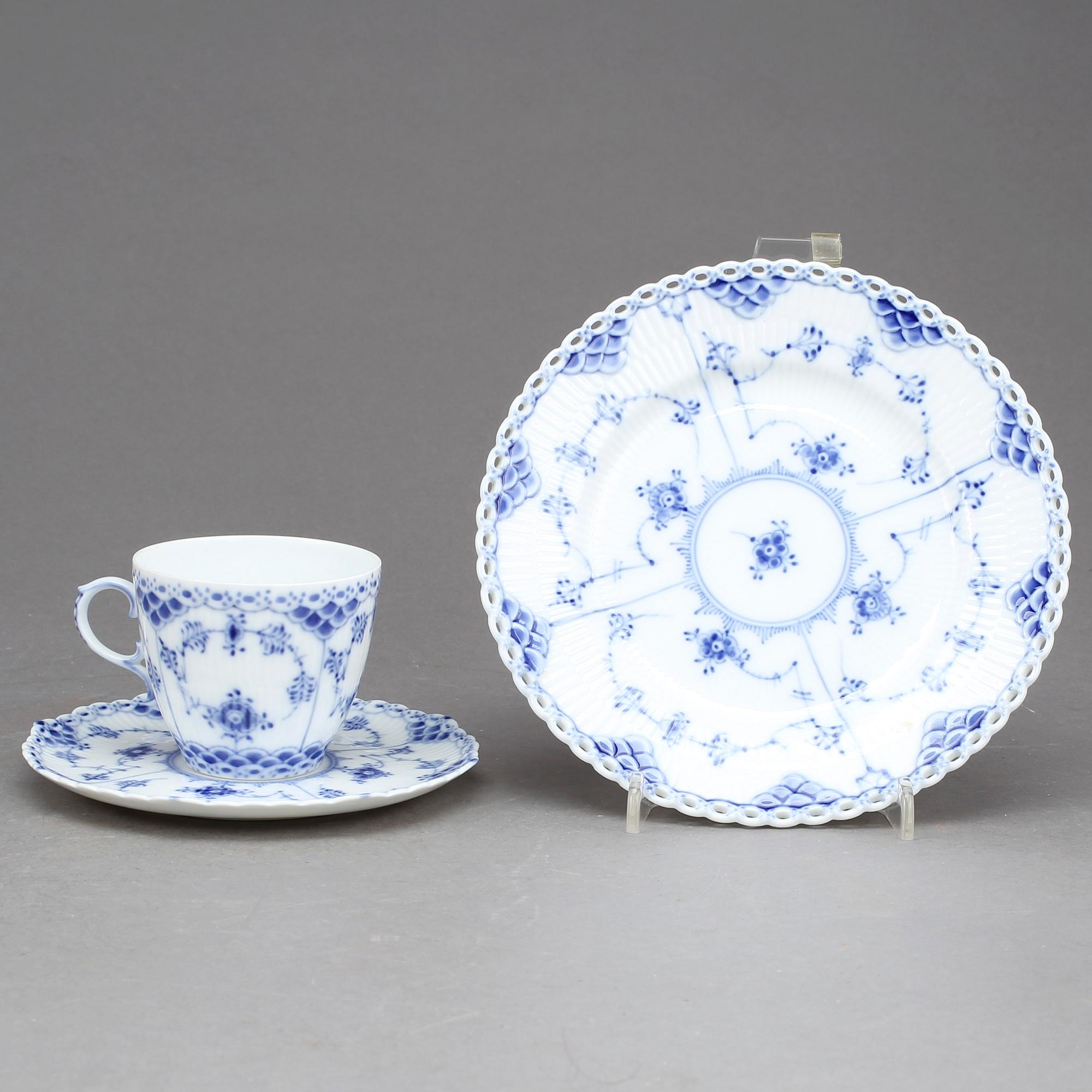 KAFFESERVIS, 22 delar, porslin, "Musselmalet", Royal Copenhagen, Danmark.