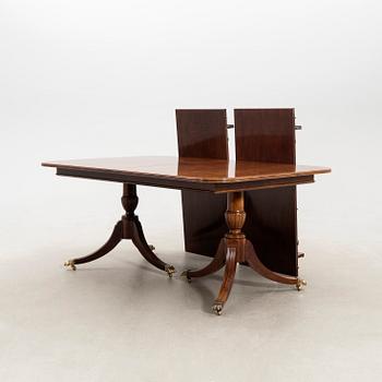 Dining set, 9 pieces, Thomasville USA, late 20th century.