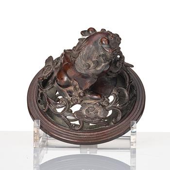 Rökelsekar med lock och insats, brons. Japan, 1800-tal.
