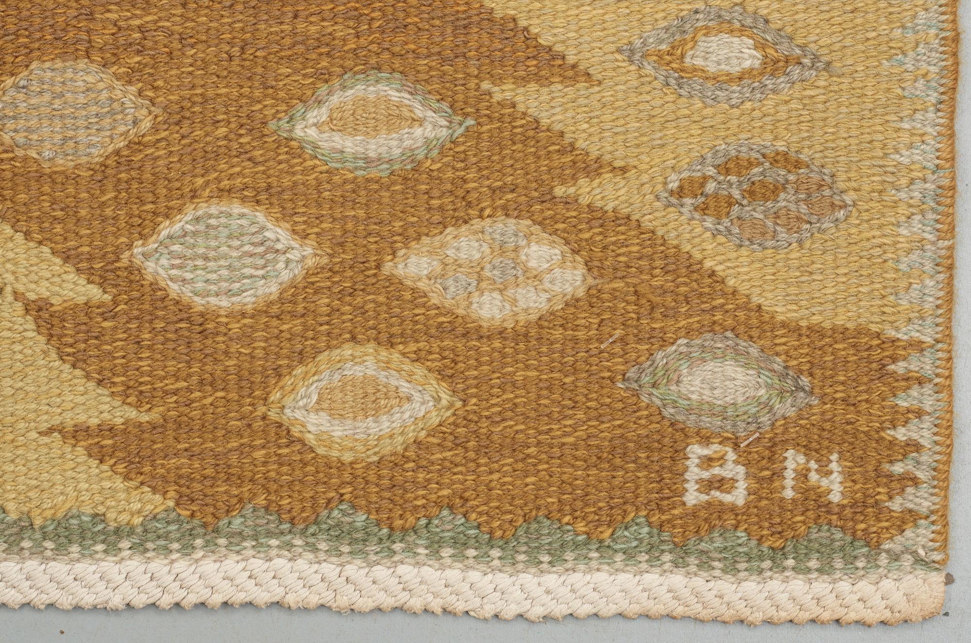 CARPET. "Tånga gul". Tapestry weave. 336,5 x 244 cm. Signed AB MMF BN.