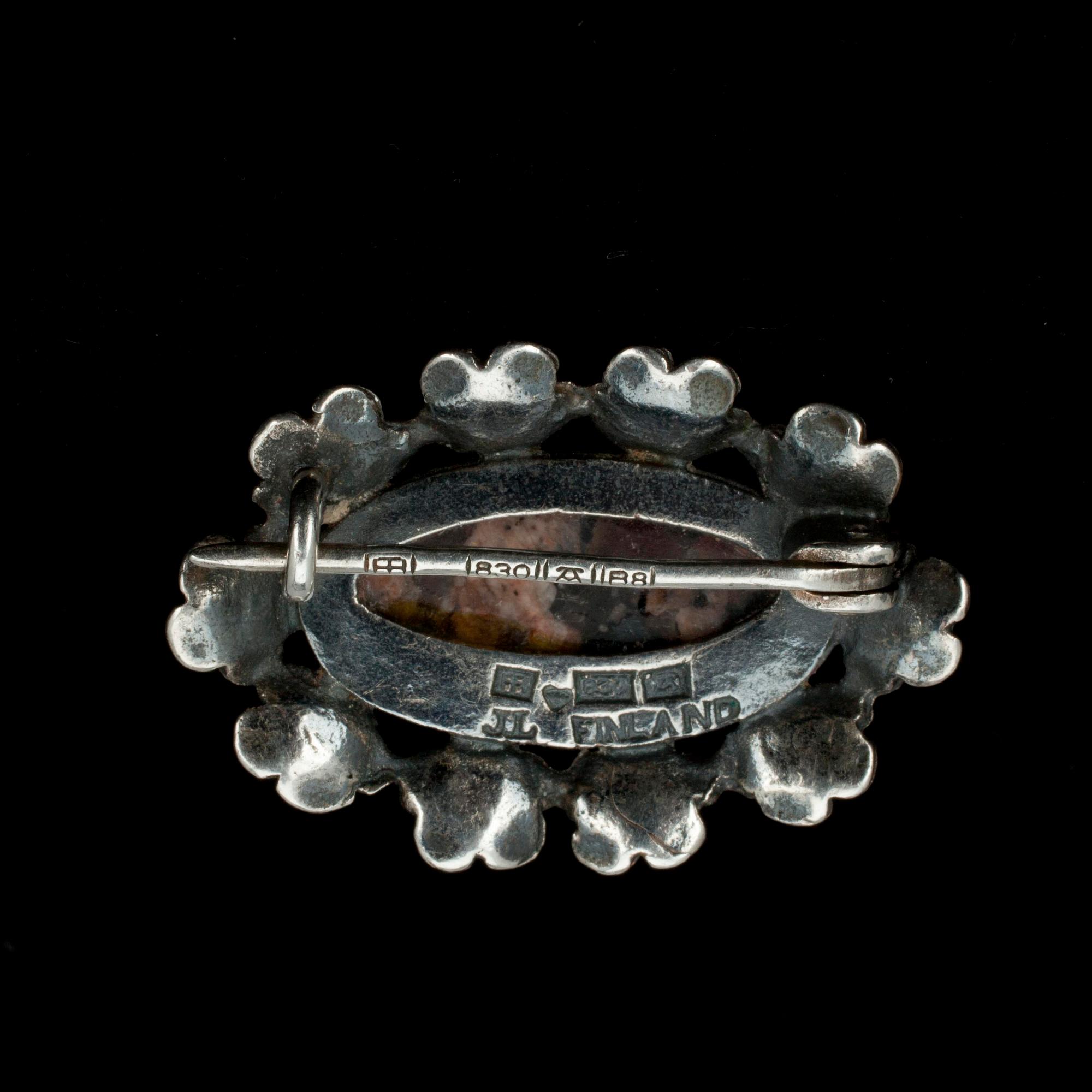 SMYCKESSET, 4 delar, silver med granit, Jorma Laine 1970-tal, Åbo.