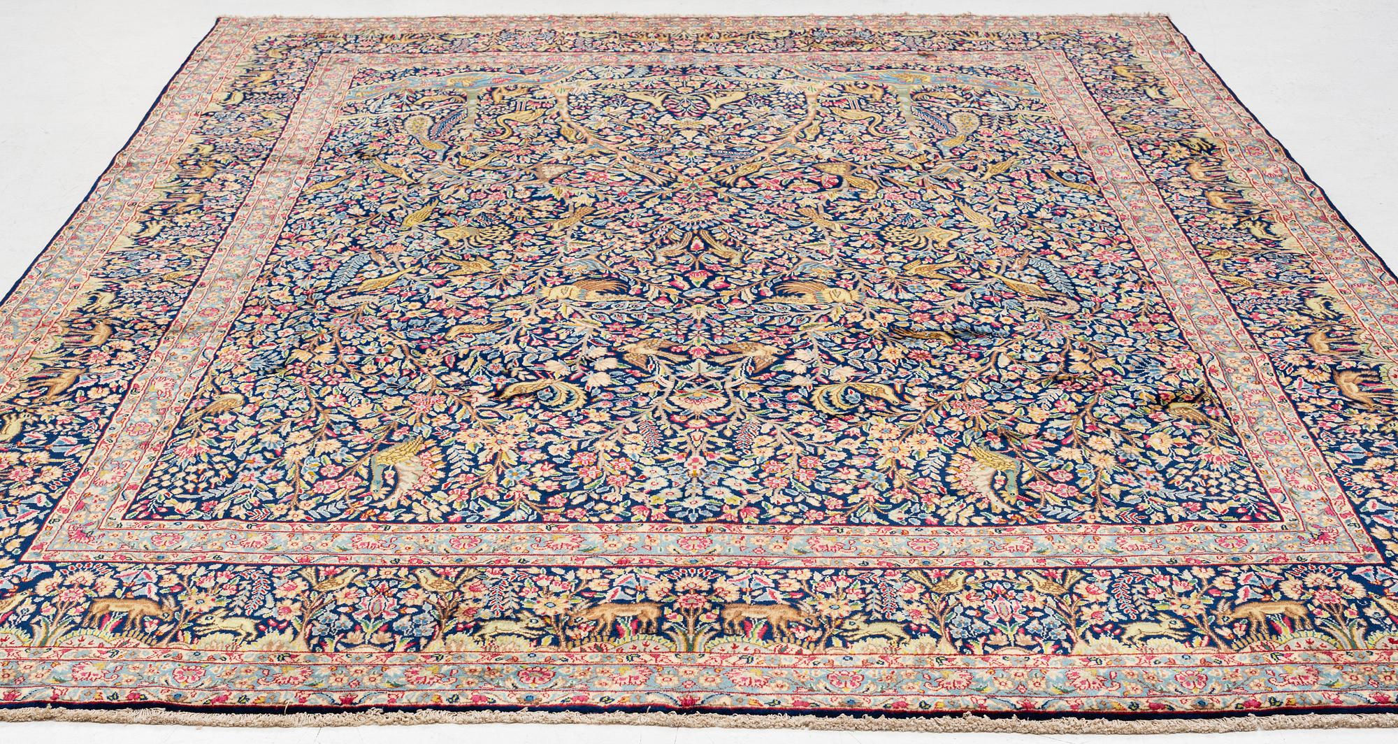 Carpet, Kerman, approx. 390 x 295 cm.