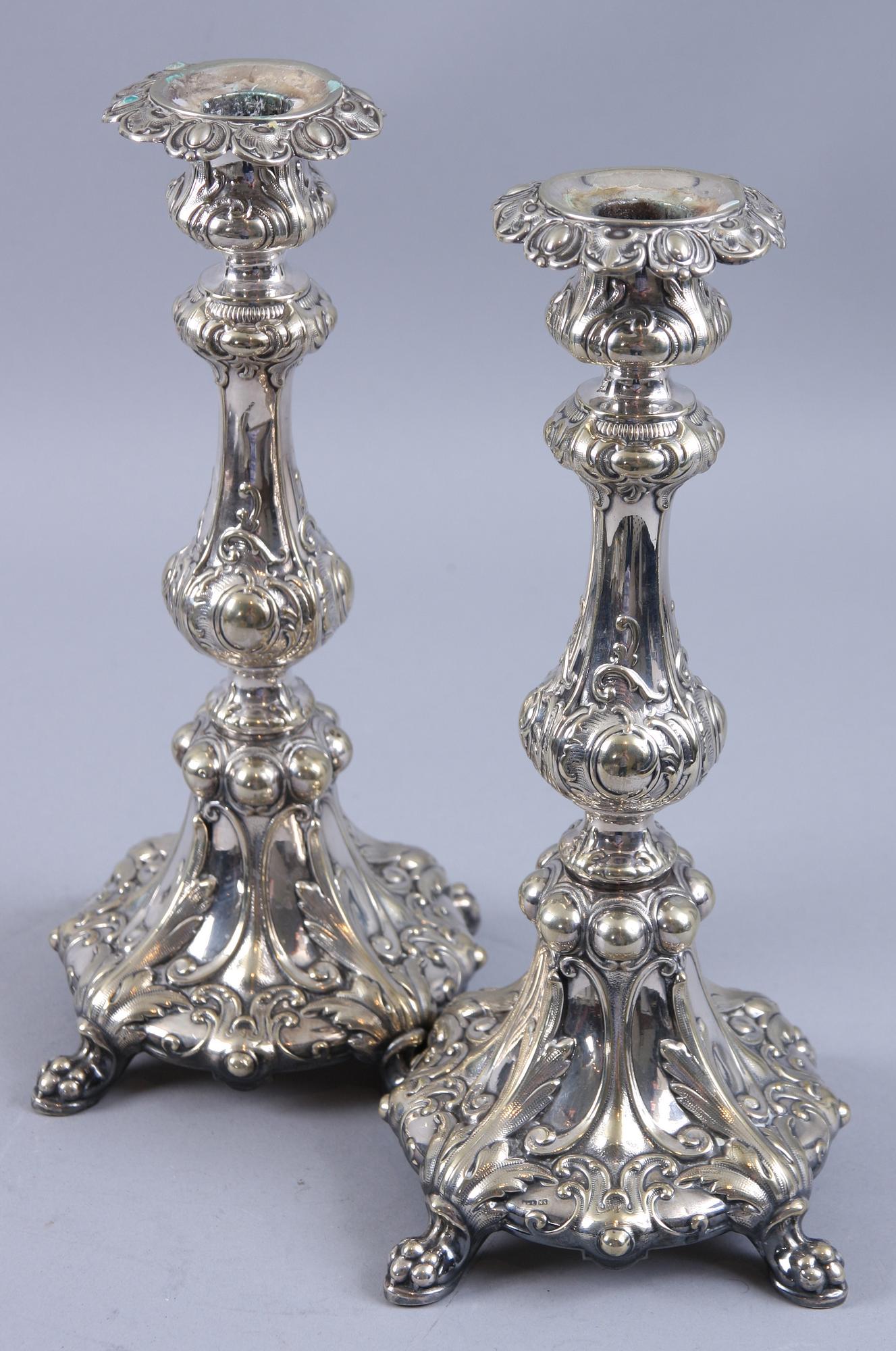 LJUSSTAKAR, ett par, nysliver, nyrokoko, 1800/1900-tal.