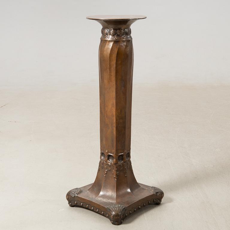 Pedestal, Art Nouveau early 20th century.
