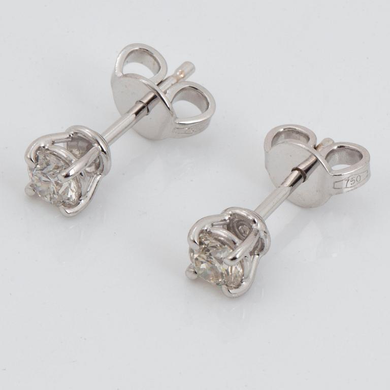 Brilliant-cut diamond stud earrings, ca 0,50 ct.