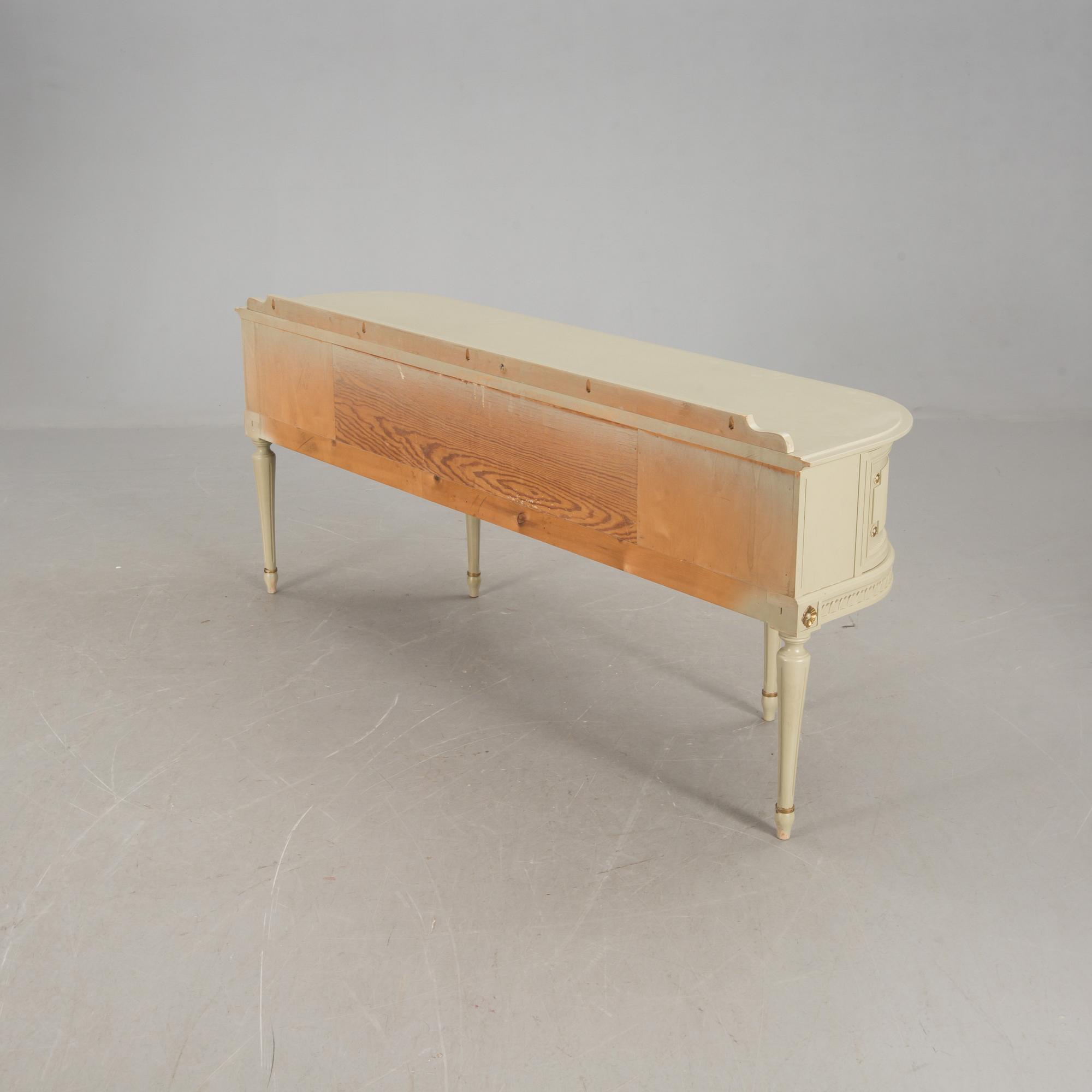 SIDEBOARD, gustaviansk stil, 1900-talets andra hälft.