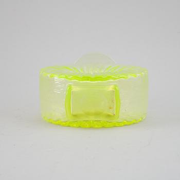 HELENA TYNELL, a sun glass bottle for Riihimäen Lasi Oy. In production 1964-1974.