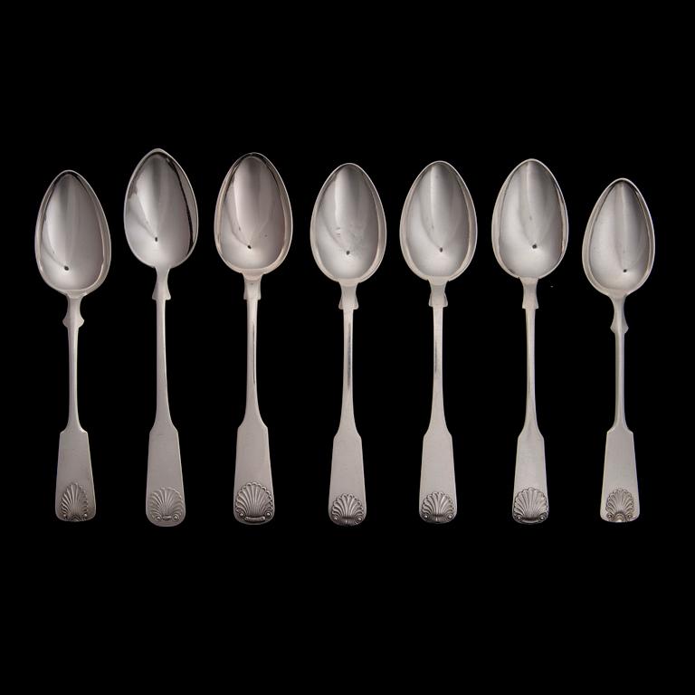 BESTICK, 23 st, silver, "Musslan", finska och danska stämplar, 1900-talets början samt 2004.