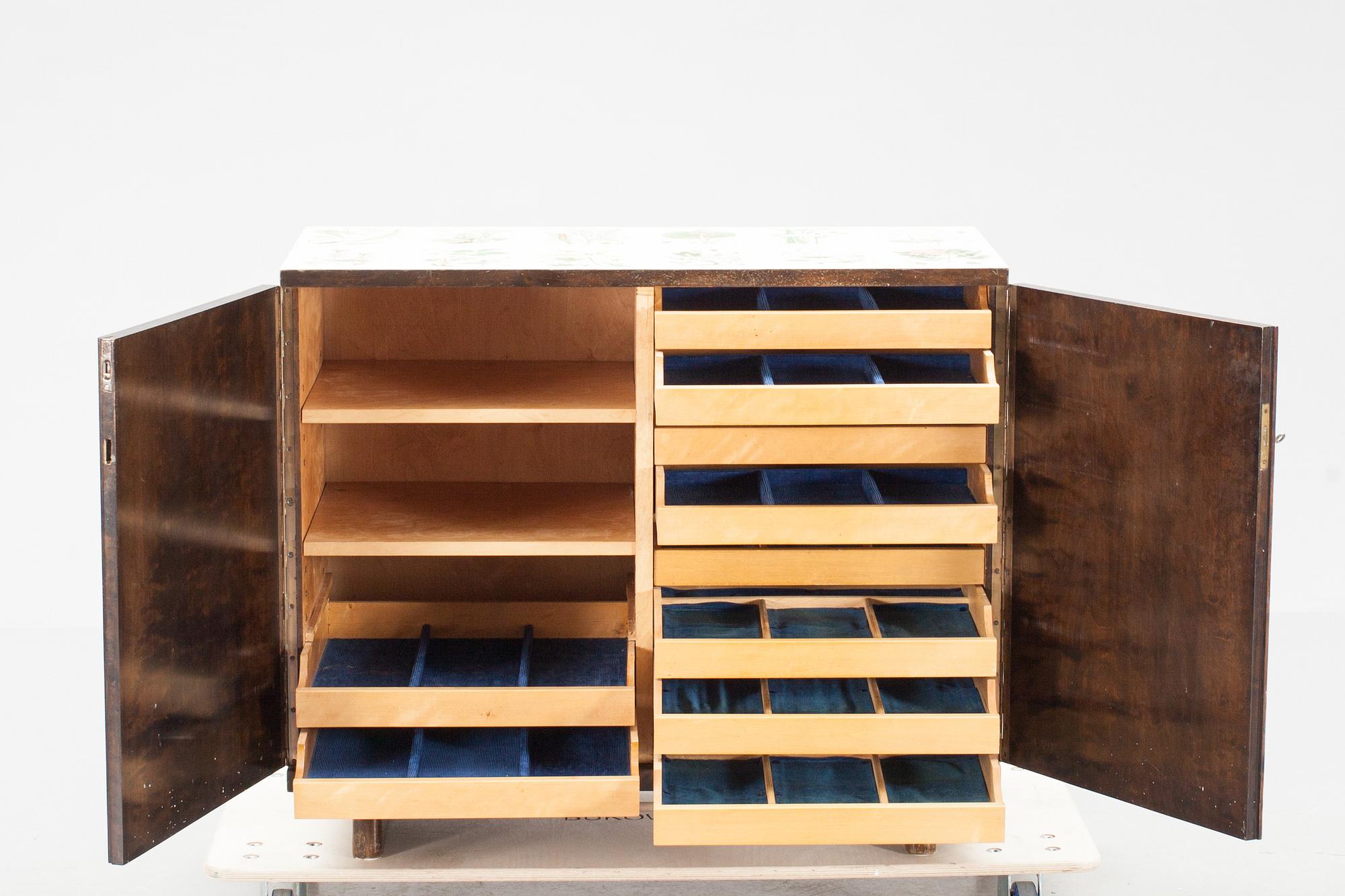 SCHATULLSKÅP, 1930-tal.