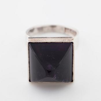 A faceted onyx ring by Alton, Falköping, 1967.