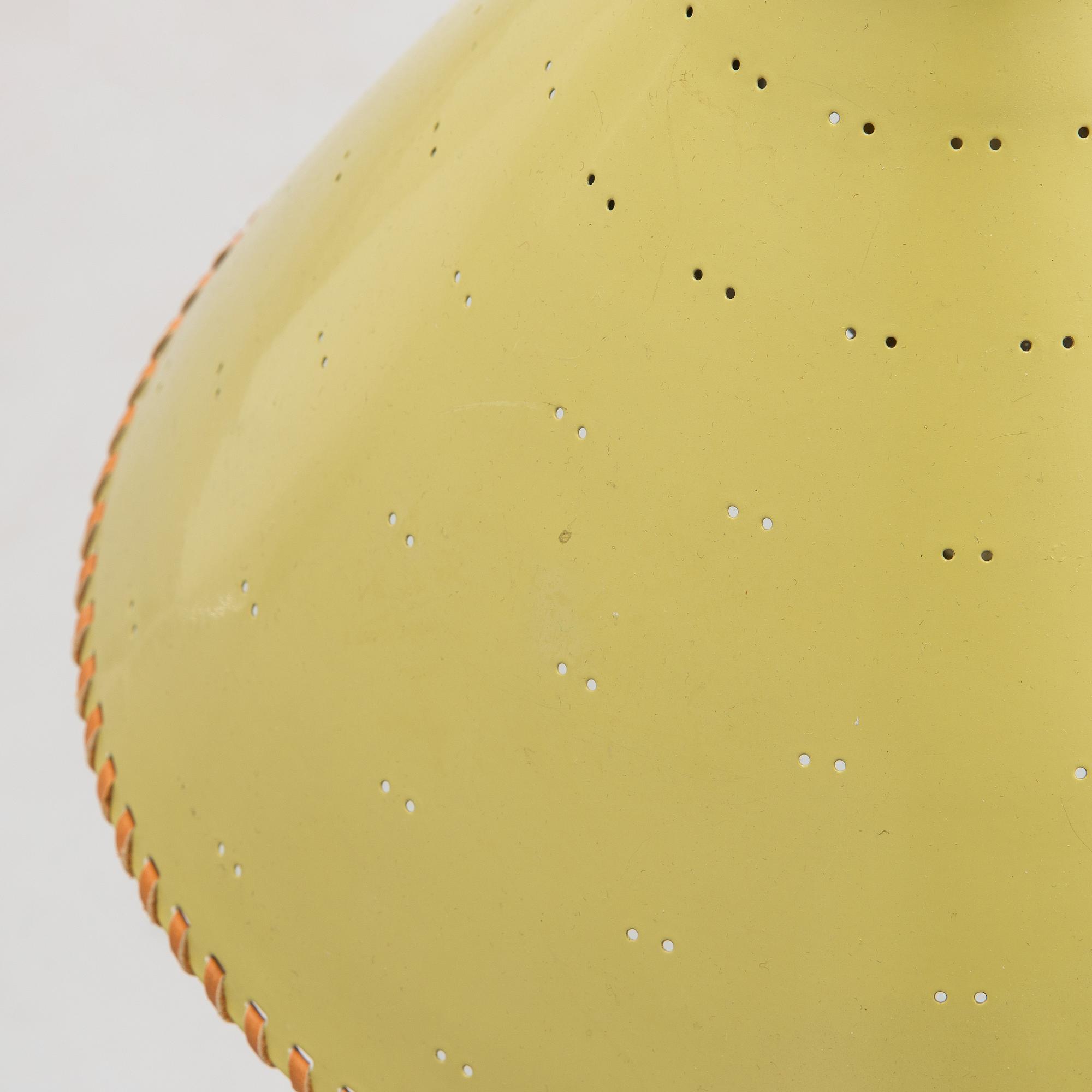 Paavo Tynell, seivävalaisin / kattovalaisain.  malli  1982N, Idman 1900-luvun puoliväli.