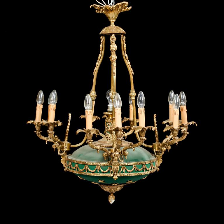 TAKAMPEL, empirstil, 1900-talets andra hälft. Höjd ca 95 cm.