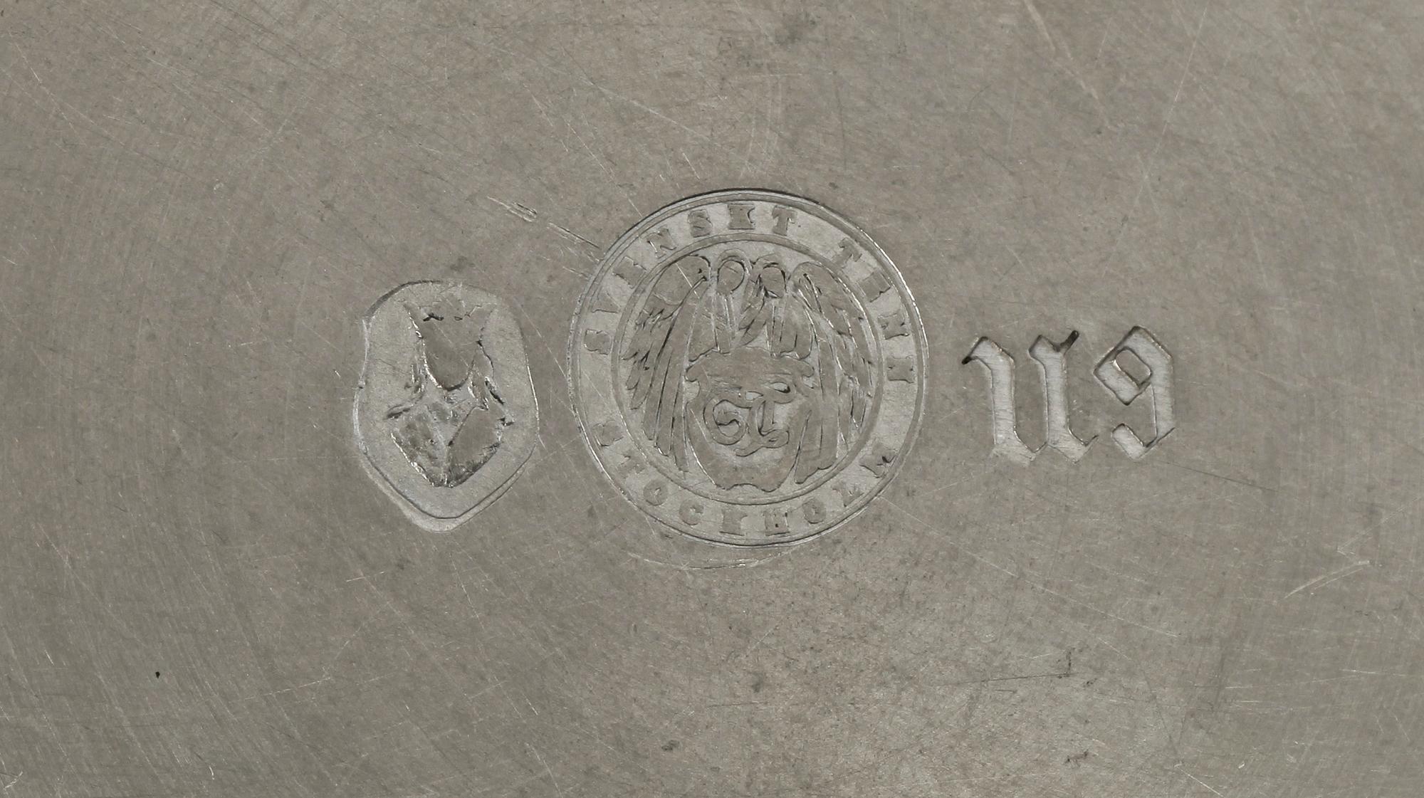 GLASUNDERLÄGG, 6 st, tenn, Firma Svenskt Tenn, Stockholm 1970.