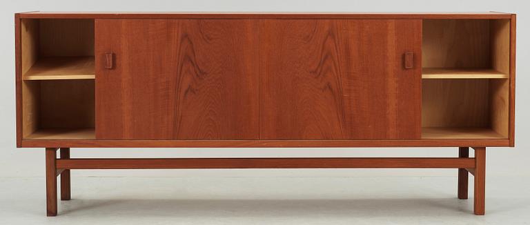 SIDEBOARD, "Arild", Nils Jonsson, Troeds, 1900-talets andra hälft.