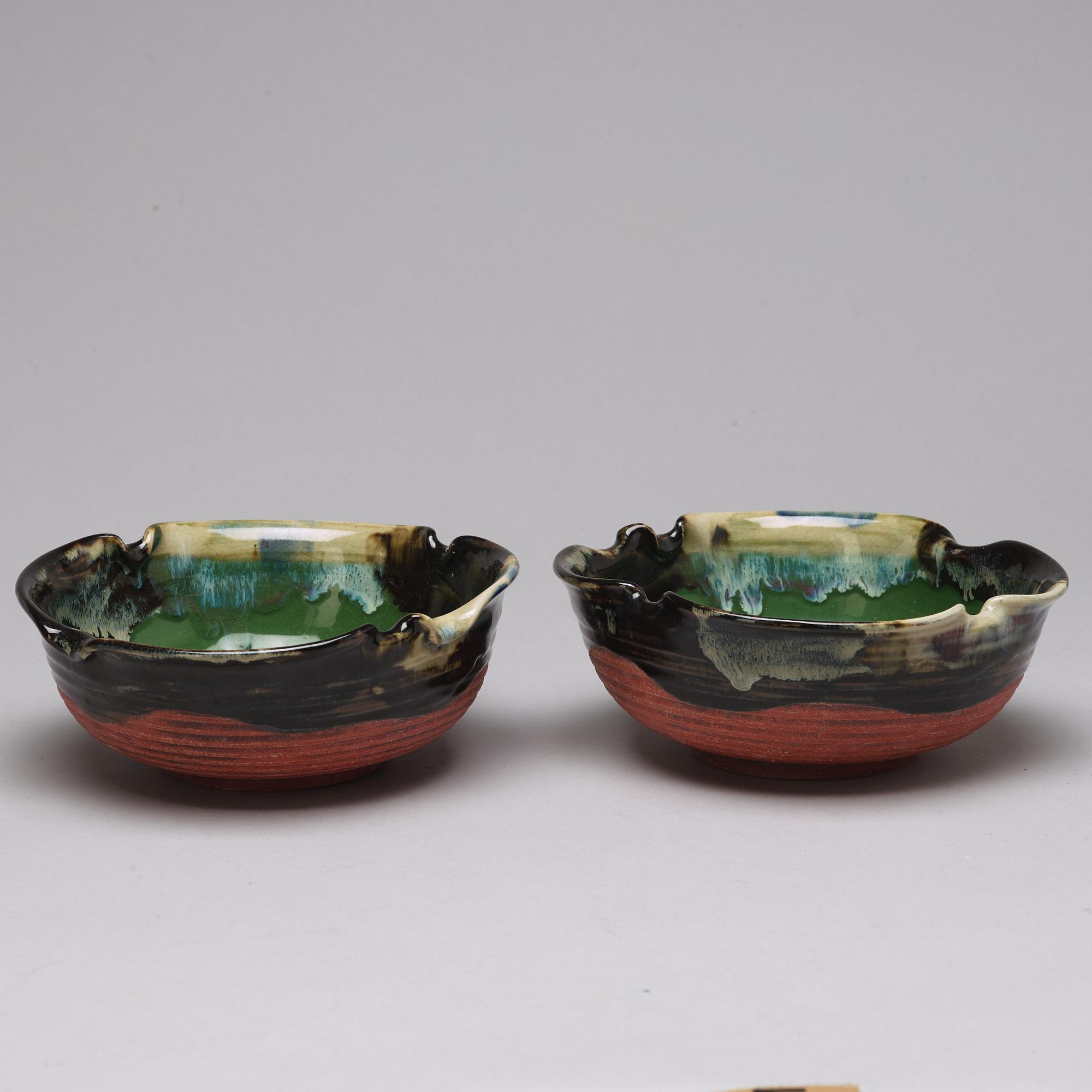 A set of two Japanese censers and two Japanese bowls, 20th Century.