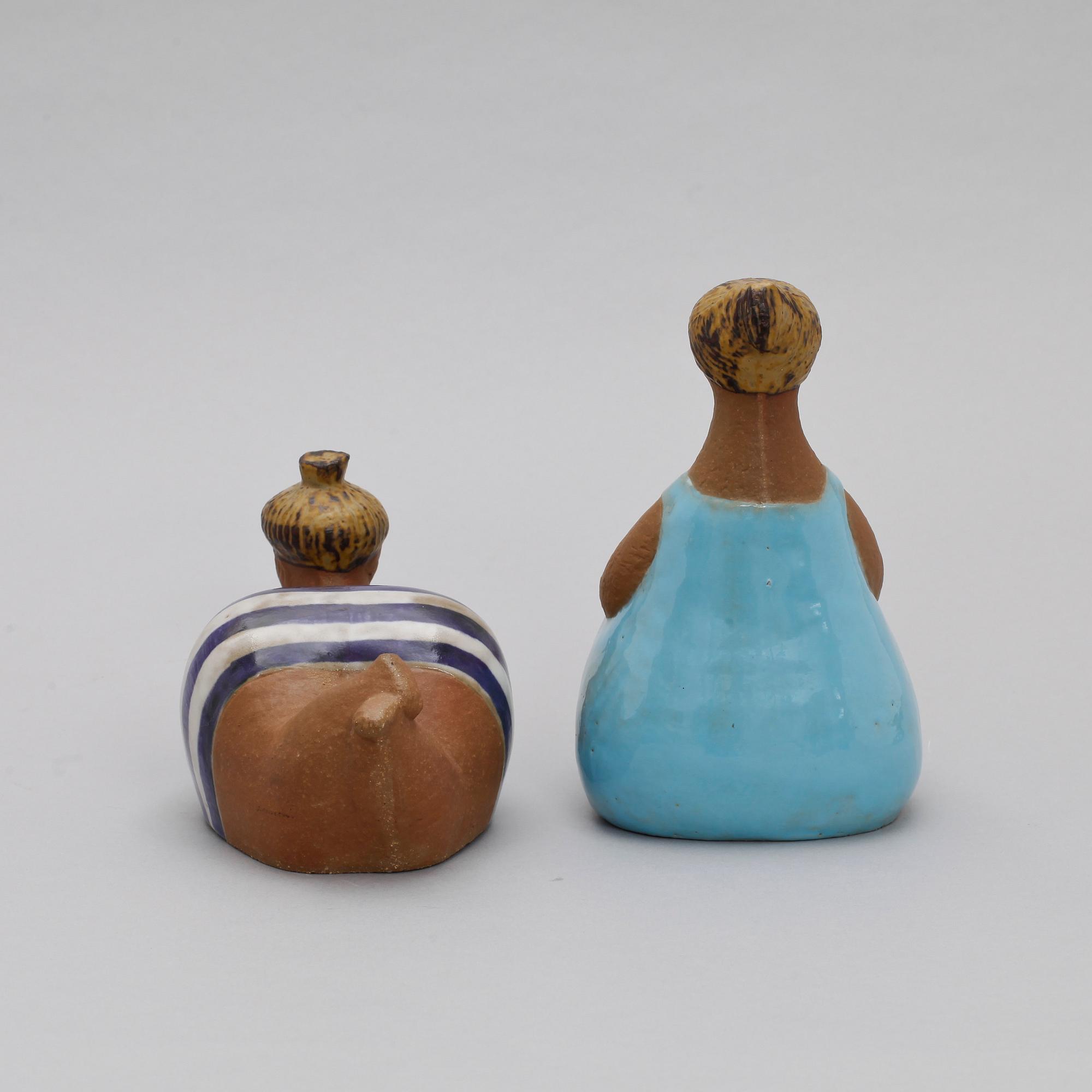 FIGURINER, 2 st, stengods, Lisa Larson, Gustavsberg. 1950-tal.