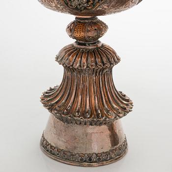 Voiamppupari, Tiibet, kupari, hopeoitu koristelu. 1800-luku.