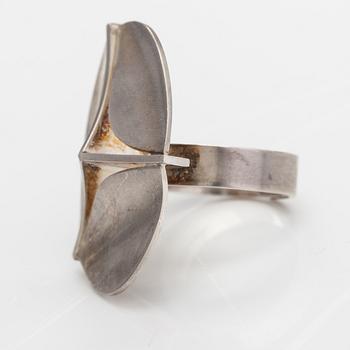 Elis Kauppi, Ring, sterlingsilver. Kupittaan kulta, Åbo 1974.