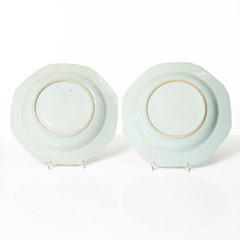 Djupa tallrikar, 8 st, kompaniporslin, Kina, Qingdynastin, Qianlong (1736-95).