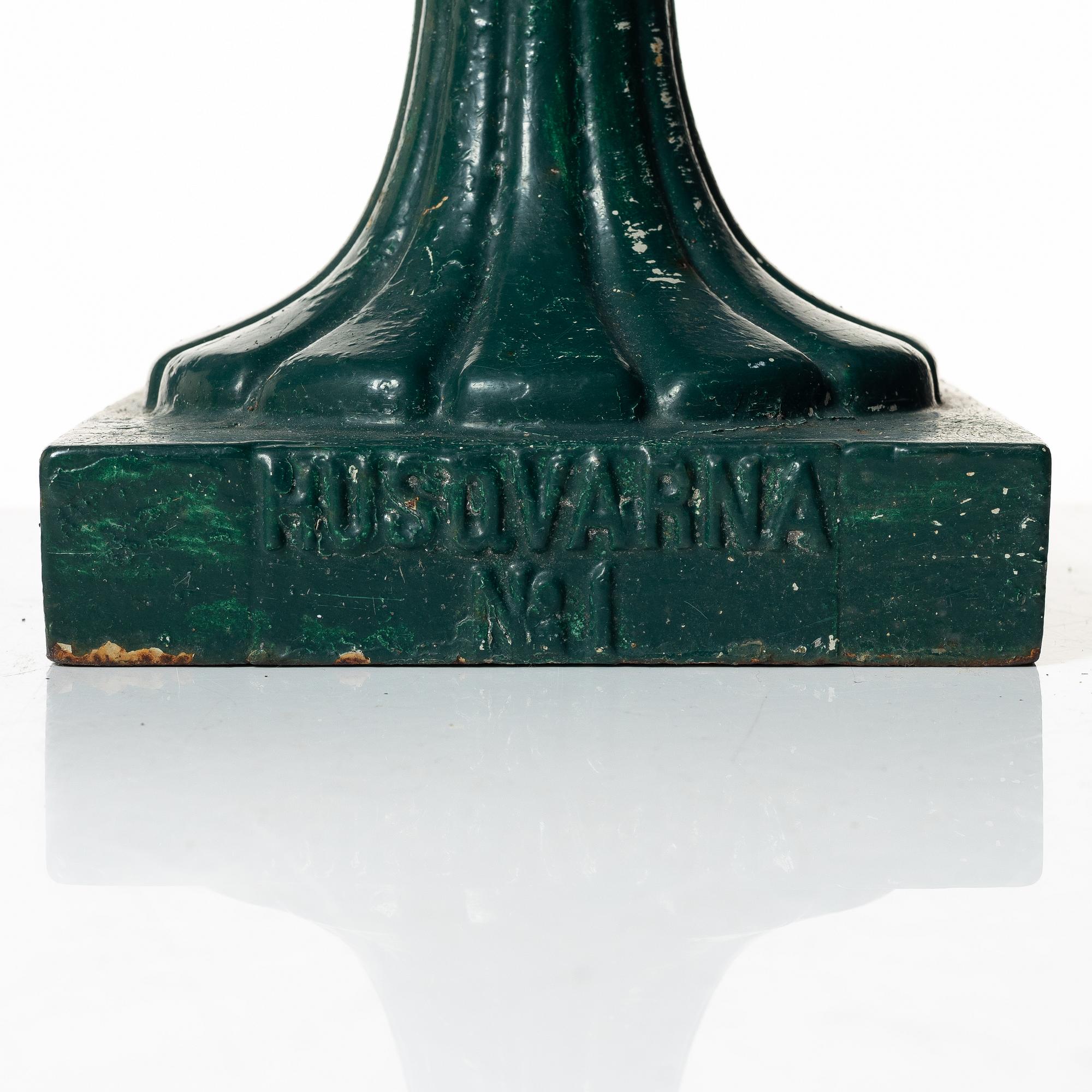 Trädgårdsurnor, ett par, No. 1, Husqvarna, omkring 1900.