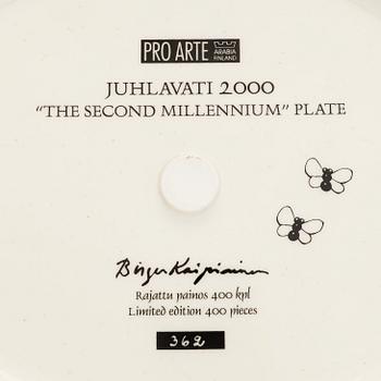 Birger Kaipiainen, A 'Jubilee dish 2000' 362/400, Pro Arte, Arabia.
