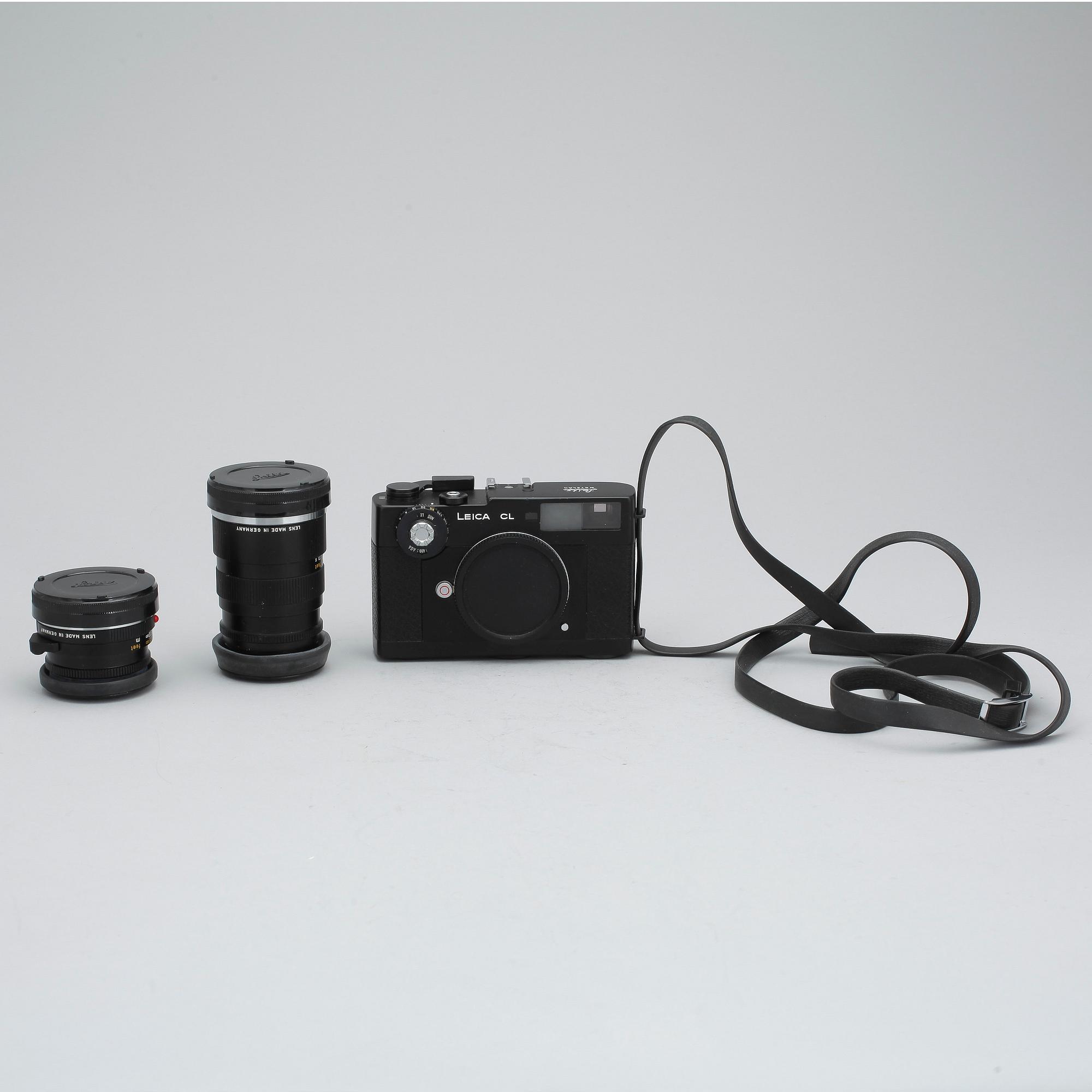 KAMERA samt 2 objektiv, Leica CL, nr. 1403135, 1974.