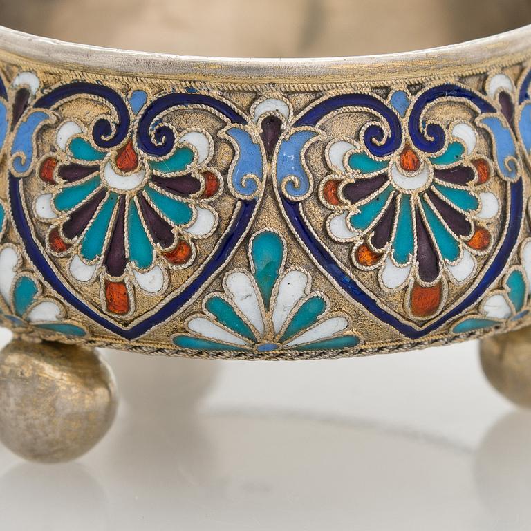 Semen Kazakov, saltkar, cloisonné-emalj och silver, delvis förgyllt, Moskva 1888.