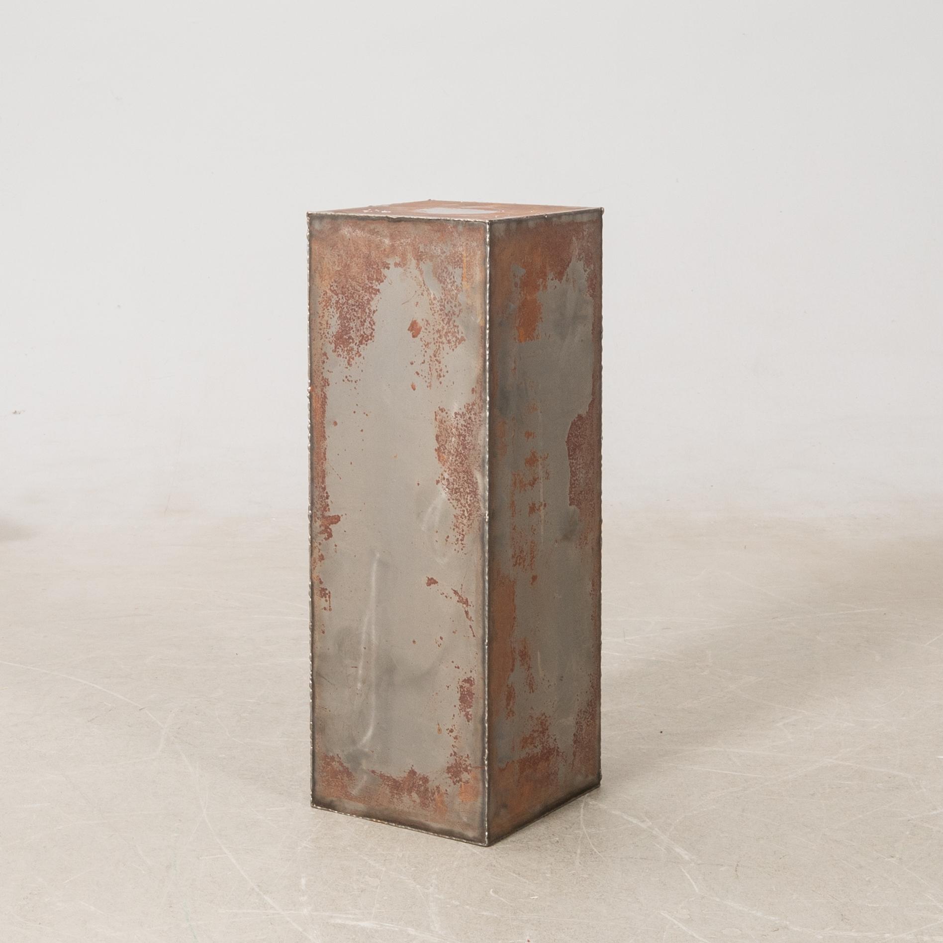 Pedestal modern manufacture.