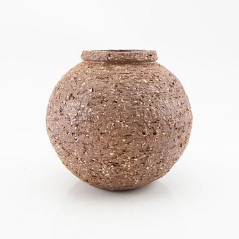 Gunnar Nylund, vas signerad Rörstrand/Lidköping chamotte.